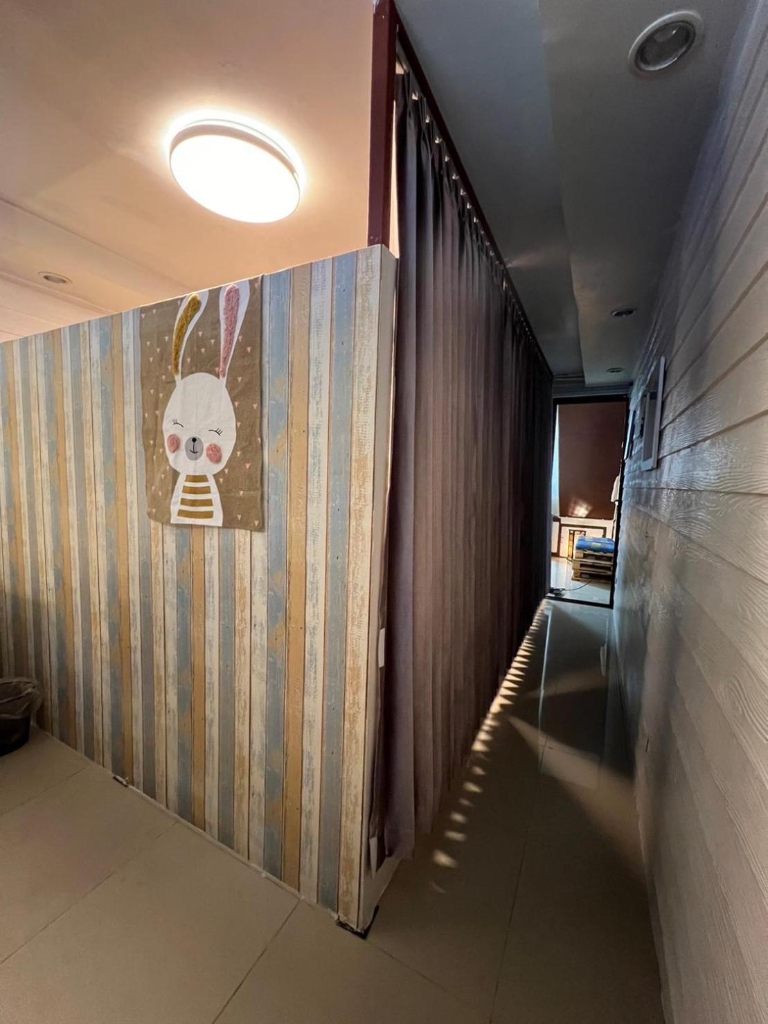 Hotel La *